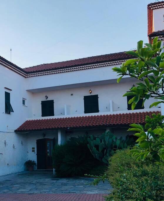 דירות Pietra Ligure - Essential With Swimming Pool מראה חיצוני תמונה